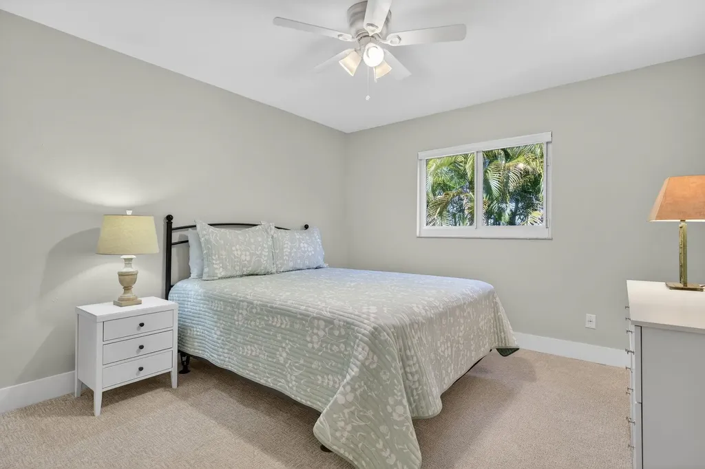 686 Emeril Court Sanibel FL 33957