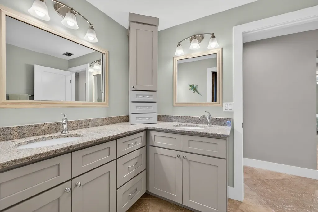 686 Emeril Court Sanibel FL 33957