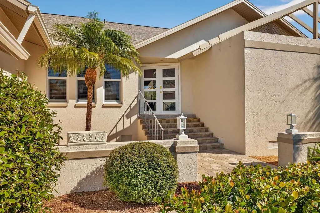 686 Emeril Court Sanibel FL 33957