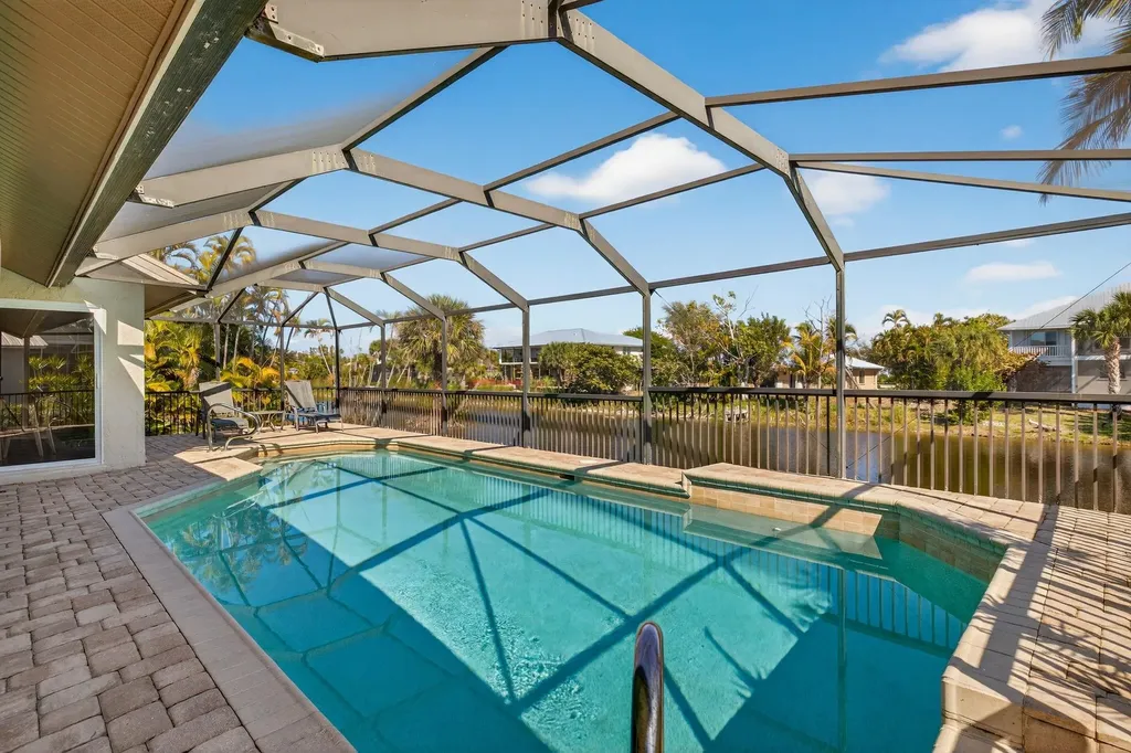 686 Emeril Court Sanibel FL 33957