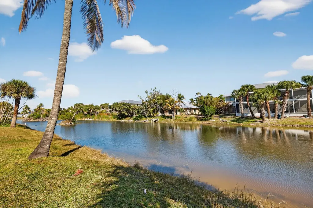 686 Emeril Court Sanibel FL 33957