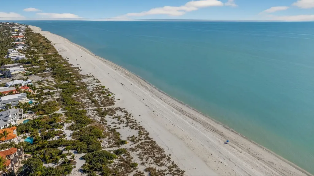 686 Emeril Court Sanibel FL 33957