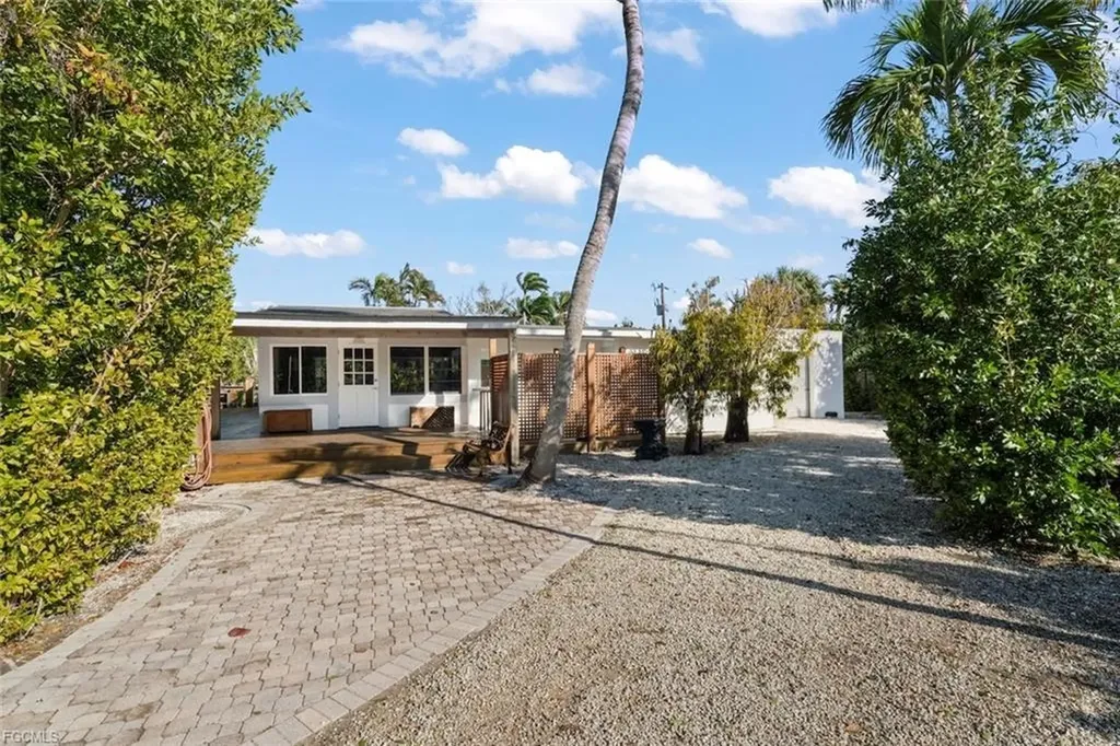 475 Whitehall Road Sanibel FL 33957