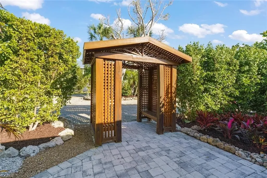 475 Whitehall Road Sanibel FL 33957