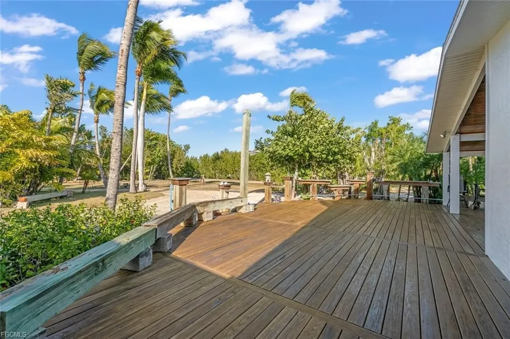 475 Whitehall Road Sanibel FL 33957