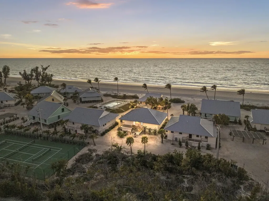 25 Beach Homes Captiva FL 33924