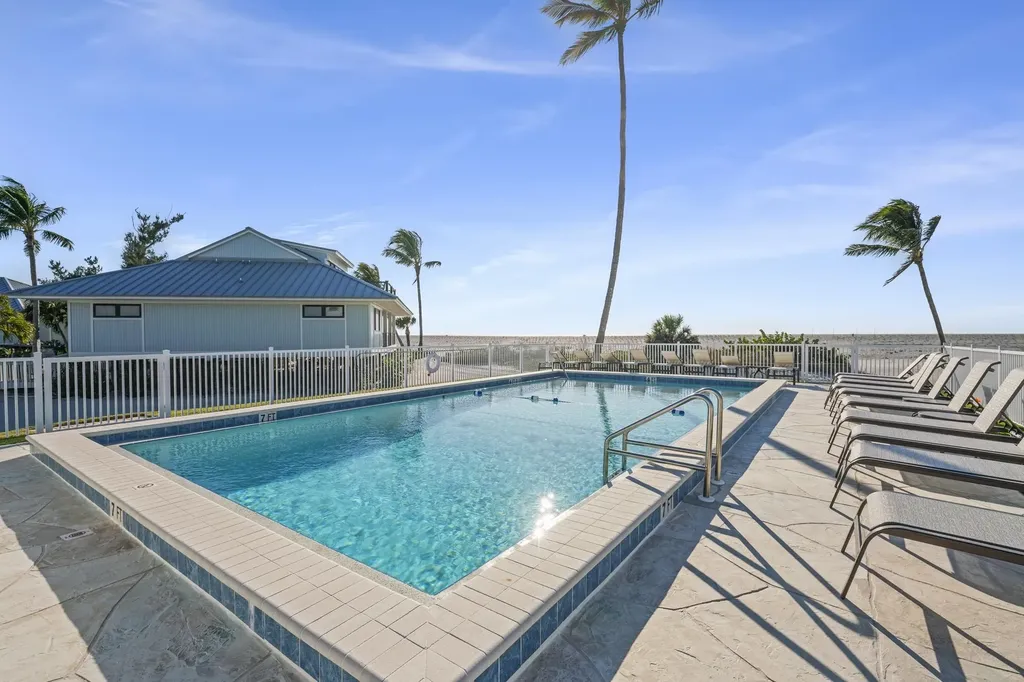 25 Beach Homes Captiva FL 33924