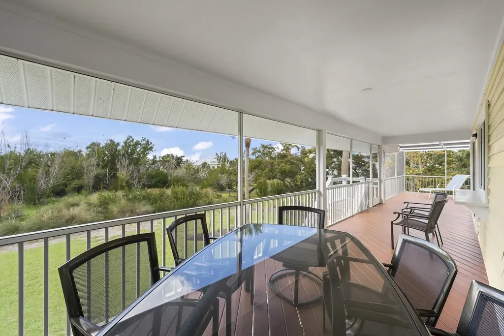 253 Daniel Drive Sanibel FL 33957