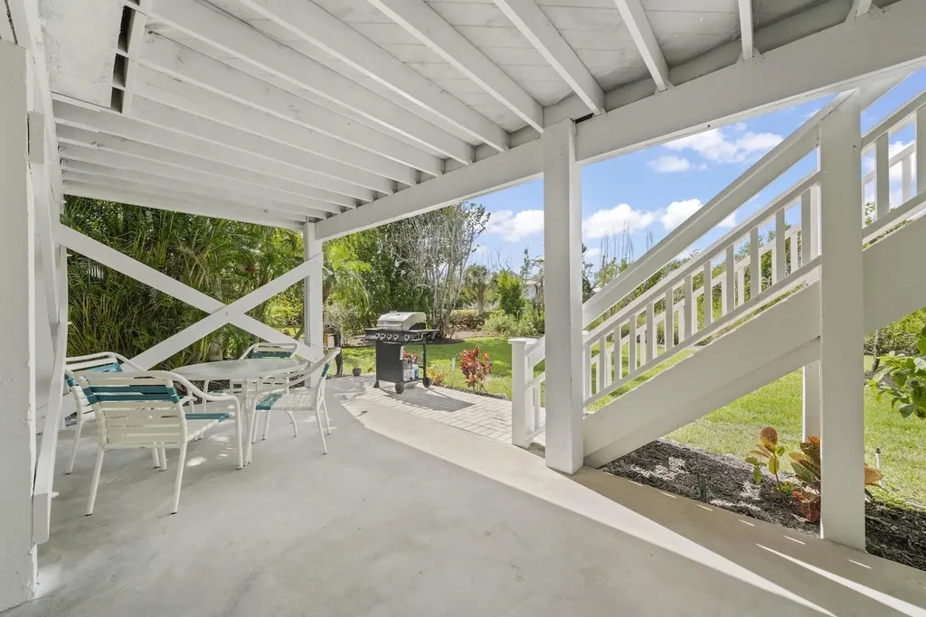 253 Daniel Drive Sanibel FL 33957