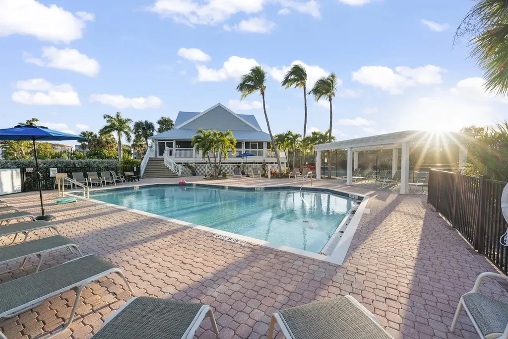 253 Daniel Drive Sanibel FL 33957