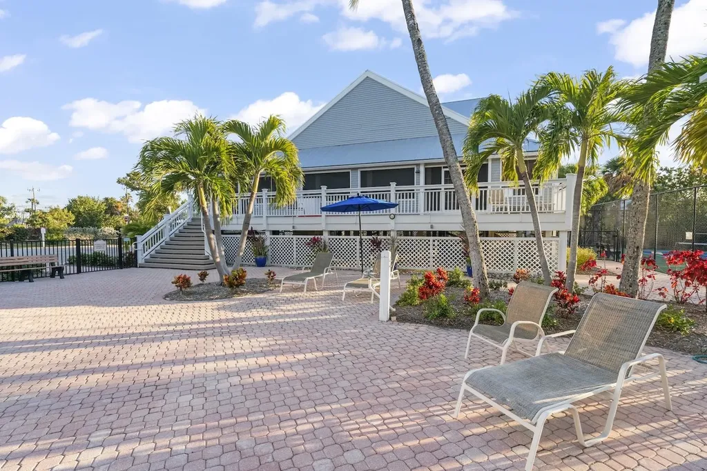 253 Daniel Drive Sanibel FL 33957