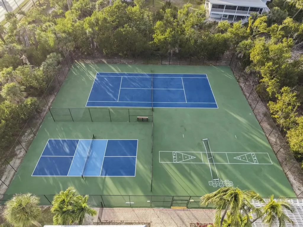 253 Daniel Drive Sanibel FL 33957