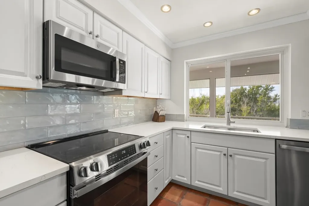 253 Daniel Drive Sanibel FL 33957