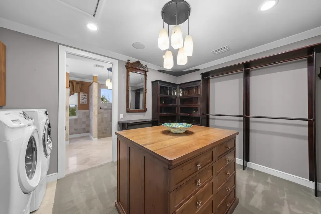 4353 Gulf Pines Drive Sanibel FL 33957