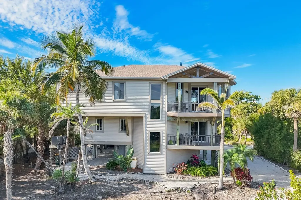 4353 Gulf Pines Drive Sanibel FL 33957