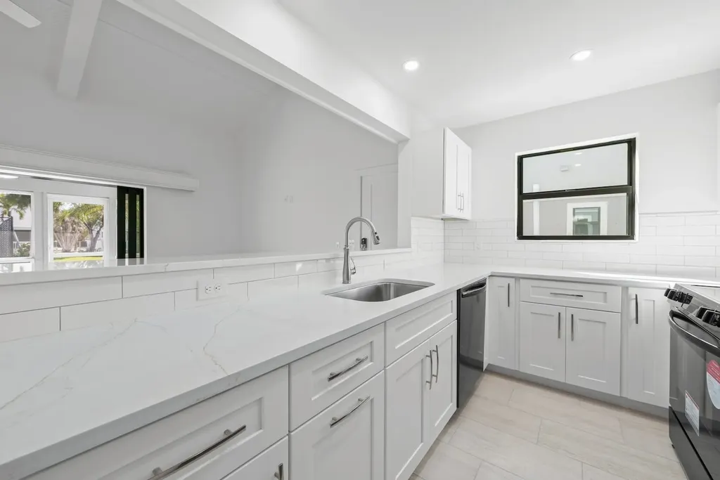 736 Donax Street Sanibel FL 33957