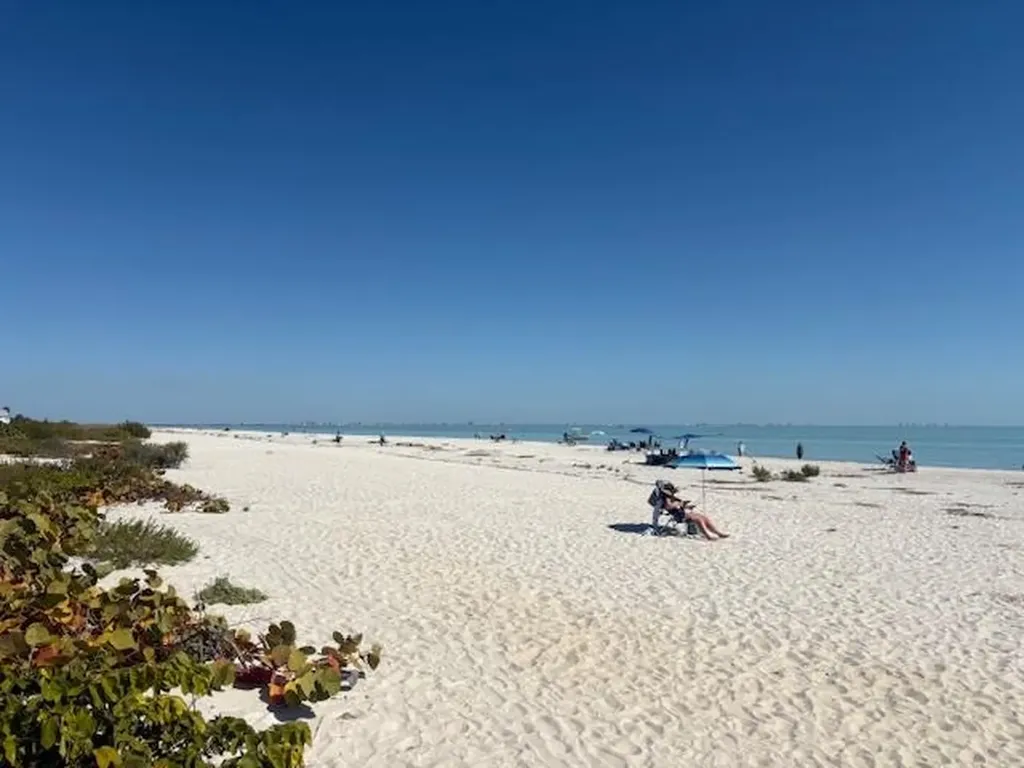 827 E Gulf Drive Sanibel FL 33957