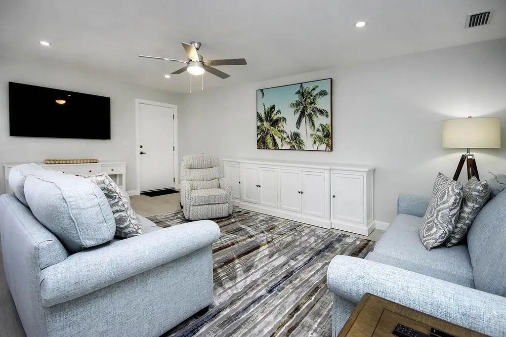 827 E Gulf Drive Sanibel FL 33957