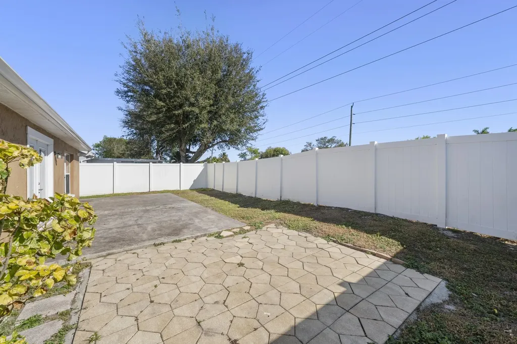15068 Cloverdale Drive Fort Myers FL 33919