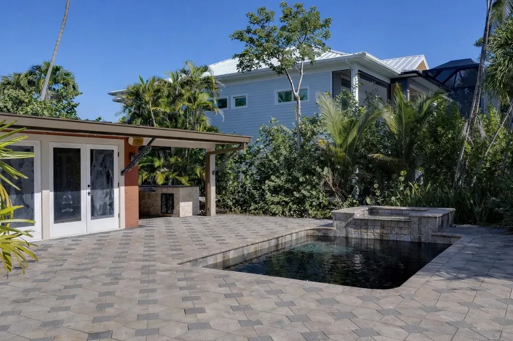 505 Lighthouse Way Sanibel FL 33957