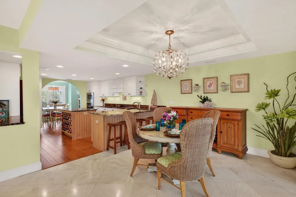 431 Bella Vista Way E Sanibel FL 33957