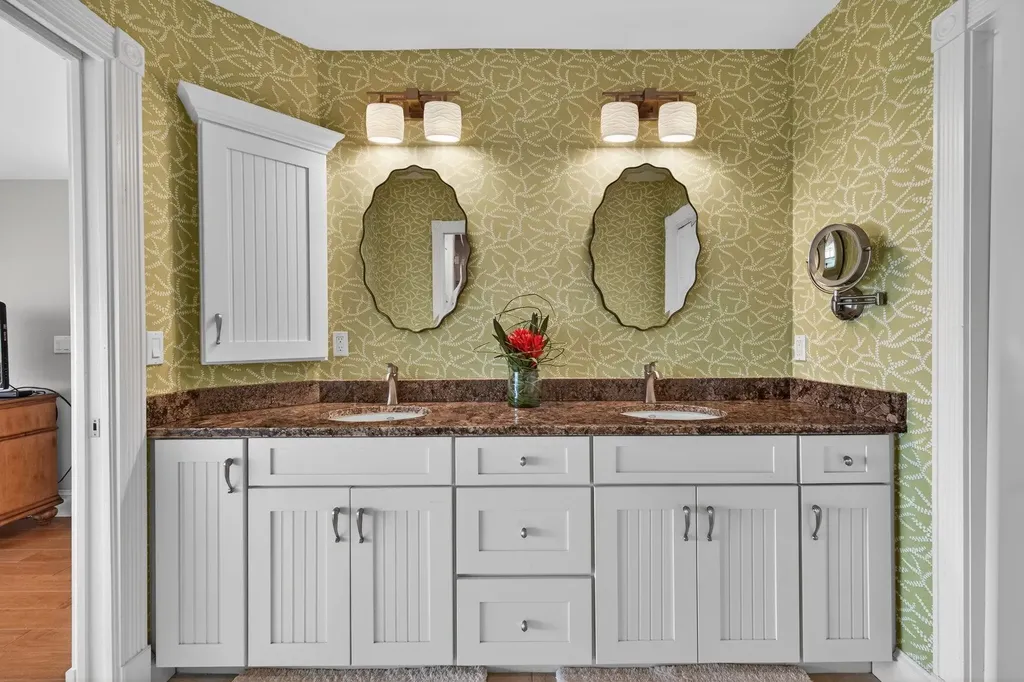 431 Bella Vista Way E Sanibel FL 33957