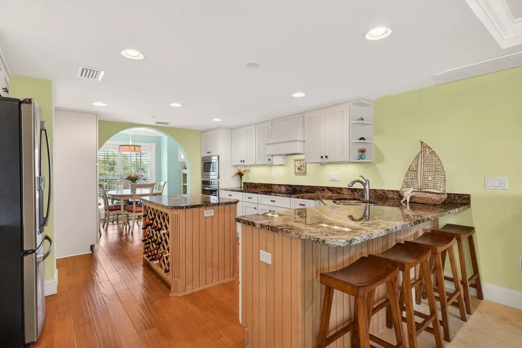 431 Bella Vista Way E Sanibel FL 33957