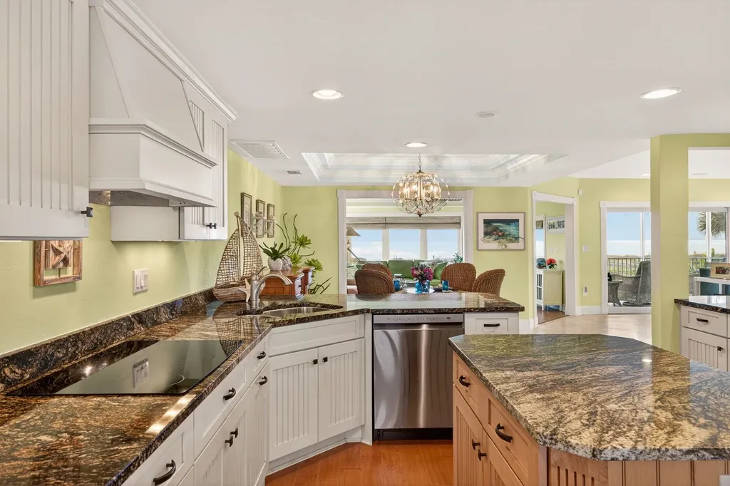 431 Bella Vista Way E Sanibel FL 33957