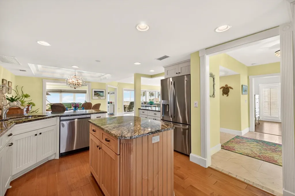 431 Bella Vista Way E Sanibel FL 33957