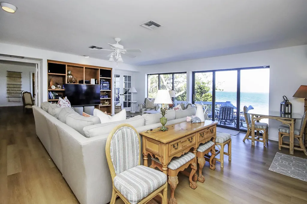 1245 Ferry Road Sanibel FL 33957-7411