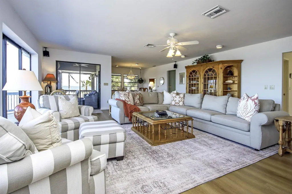 1245 Ferry Road Sanibel FL 33957-7411