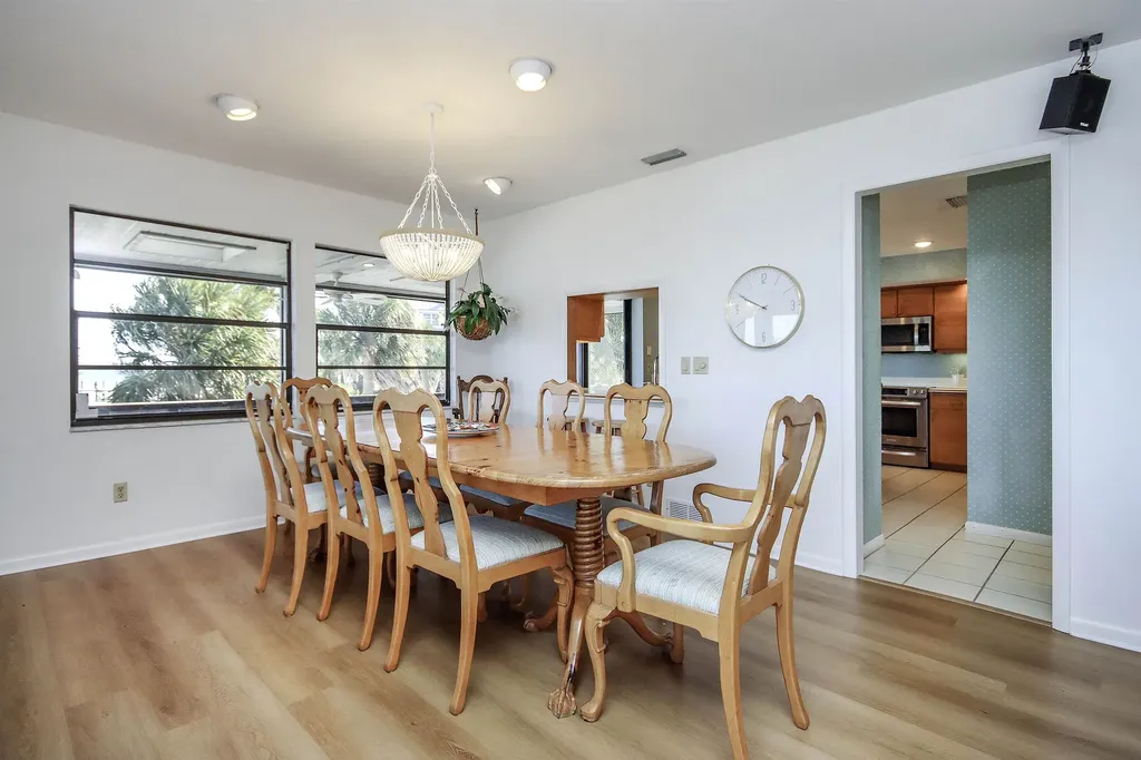 1245 Ferry Road Sanibel FL 33957-7411