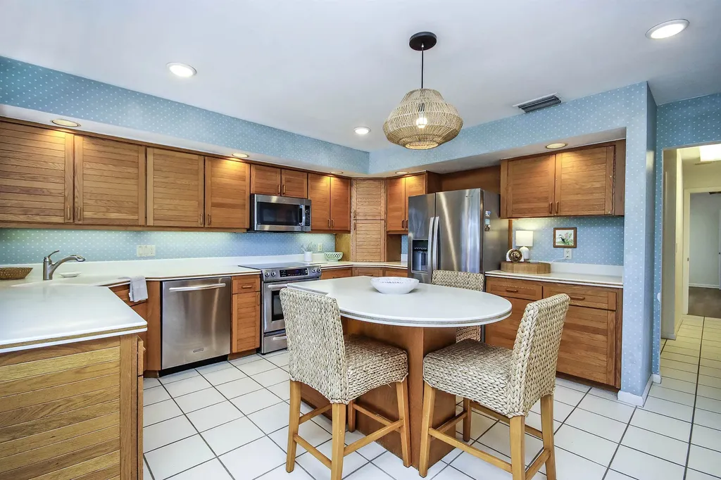 1245 Ferry Road Sanibel FL 33957-7411