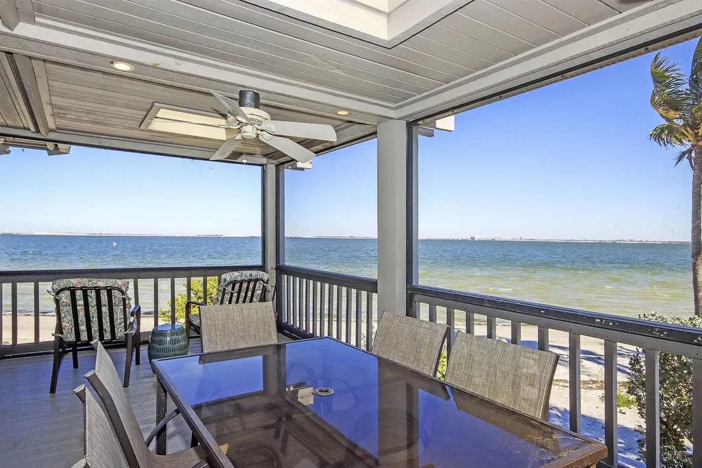 1245 Ferry Road Sanibel FL 33957-7411