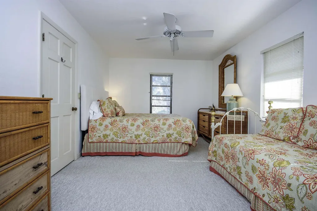 1245 Ferry Road Sanibel FL 33957-7411