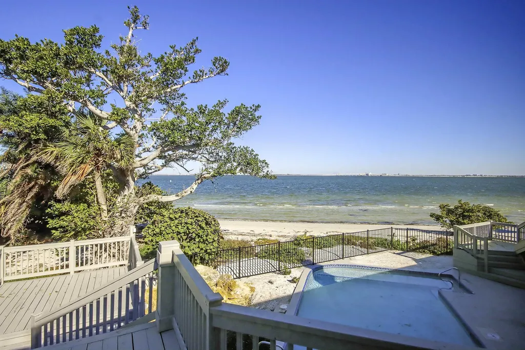 1245 Ferry Road Sanibel FL 33957-7411