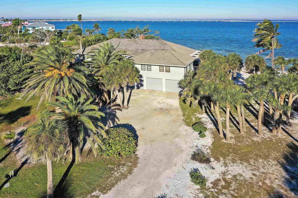 1245 Ferry Road Sanibel FL 33957-7411