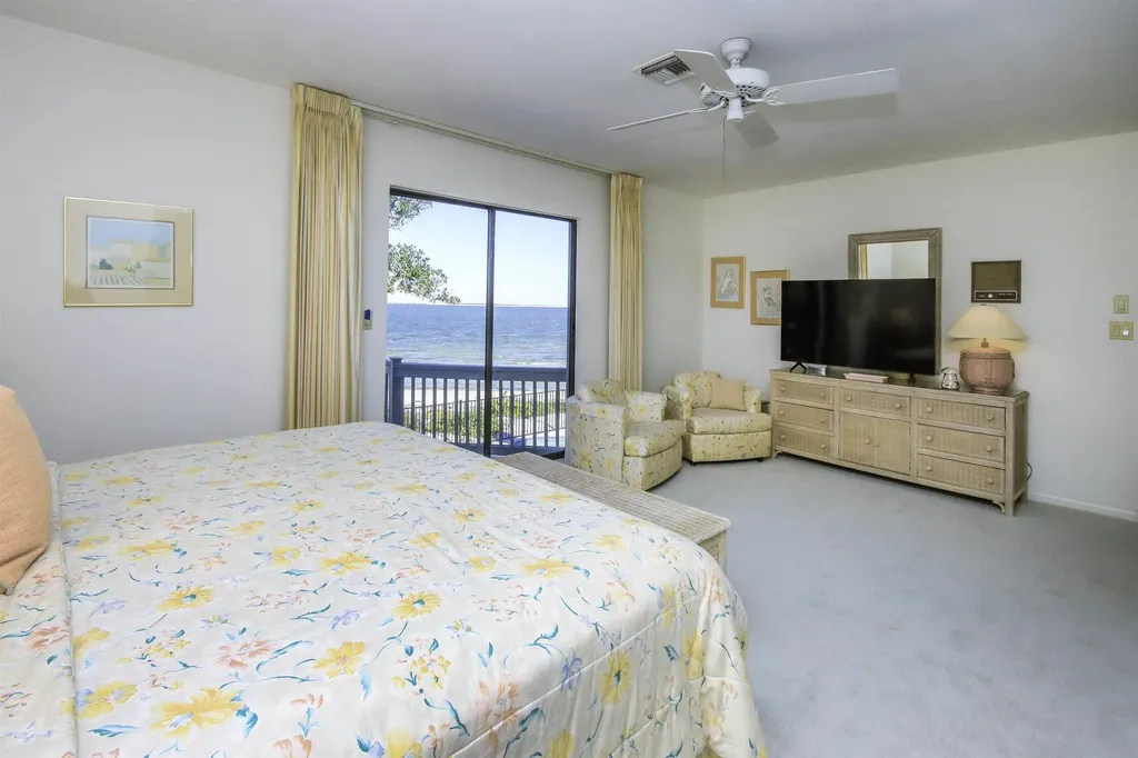 1245 Ferry Road Sanibel FL 33957-7411