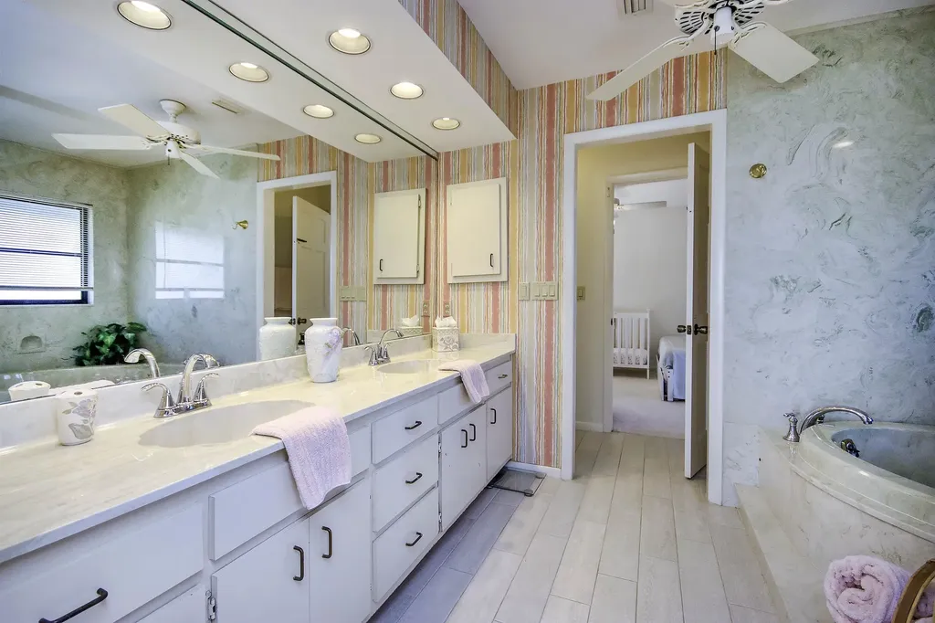 1245 Ferry Road Sanibel FL 33957-7411