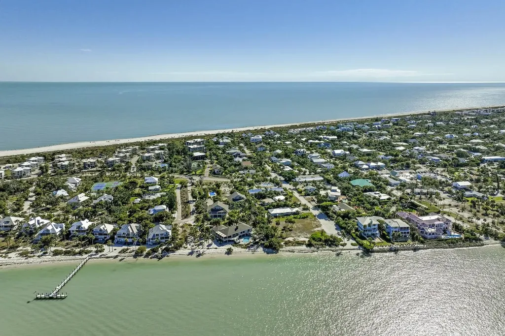 1245 Ferry Road Sanibel FL 33957-7411
