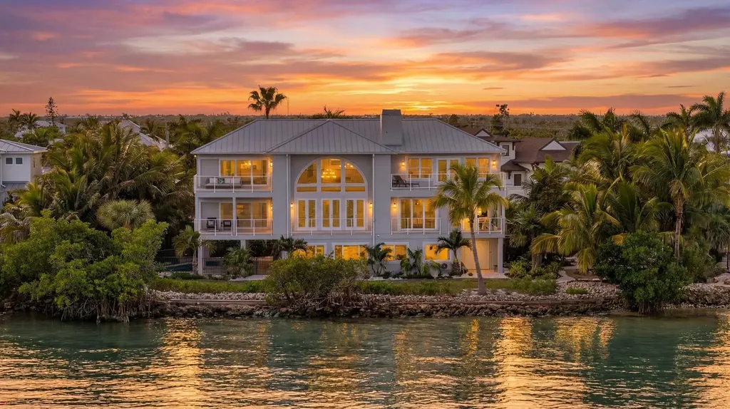 1552 San Carlos Bay Drive Sanibel FL 33957