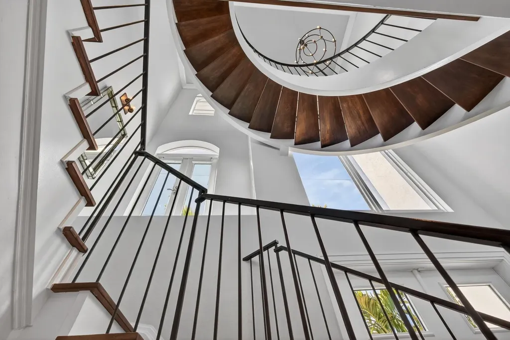 1552 San Carlos Bay Drive Sanibel FL 33957