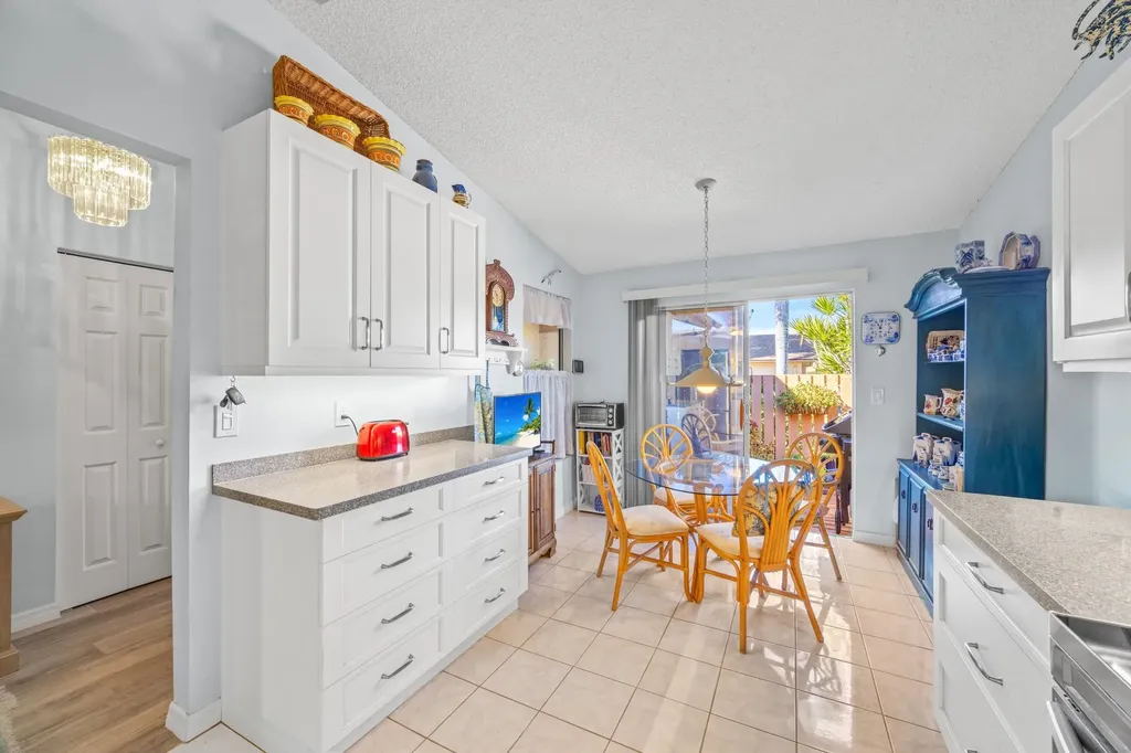 6486 Royal Woods Drive Fort Myers FL 33908-6192