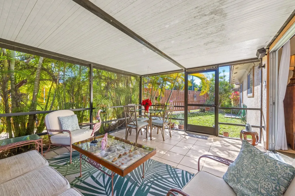 6486 Royal Woods Drive Fort Myers FL 33908-6192