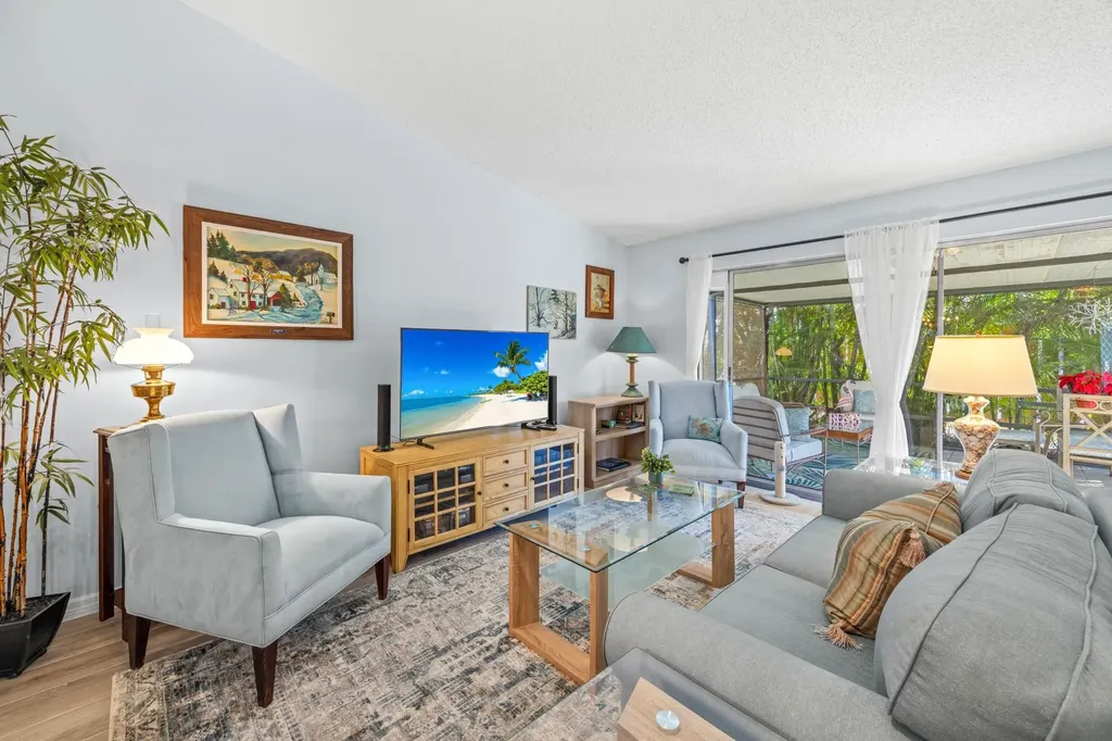 6486 Royal Woods Drive Fort Myers FL 33908-6192