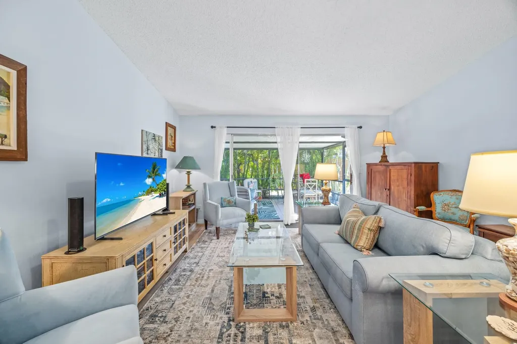 6486 Royal Woods Drive Fort Myers FL 33908-6192