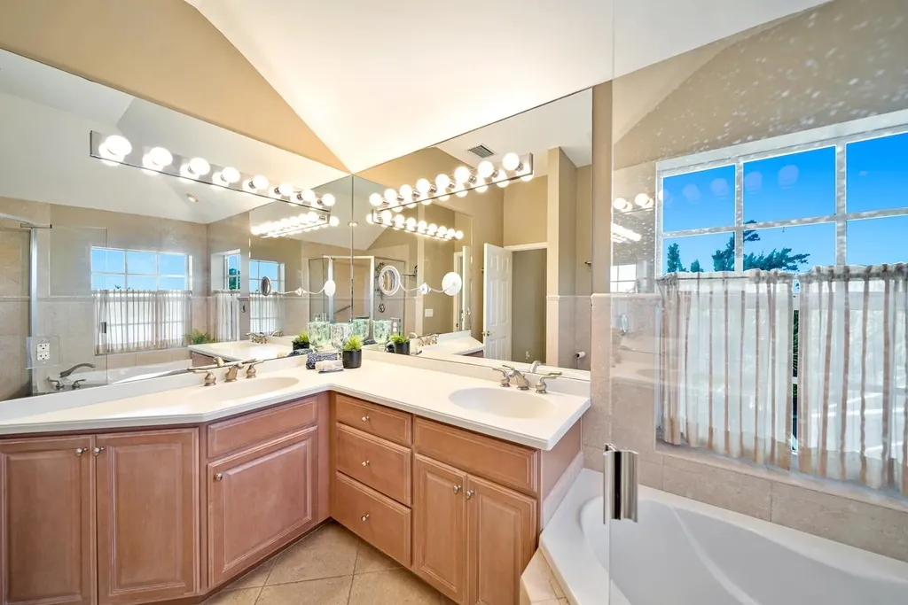 5810 Pine Tree Drive Sanibel FL 33957