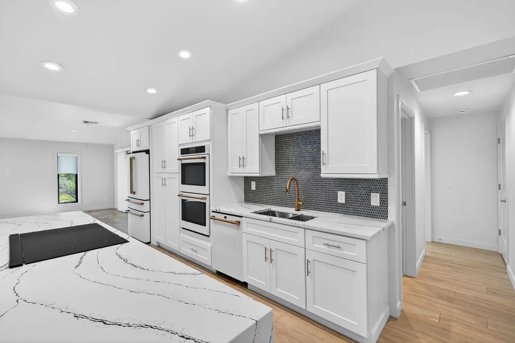 1211 Periwinkle Way Sanibel FL 33957