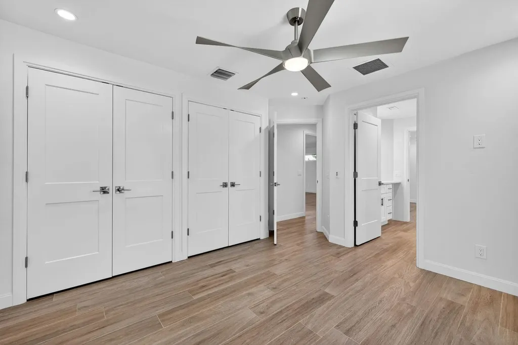 1211 Periwinkle Way Sanibel FL 33957