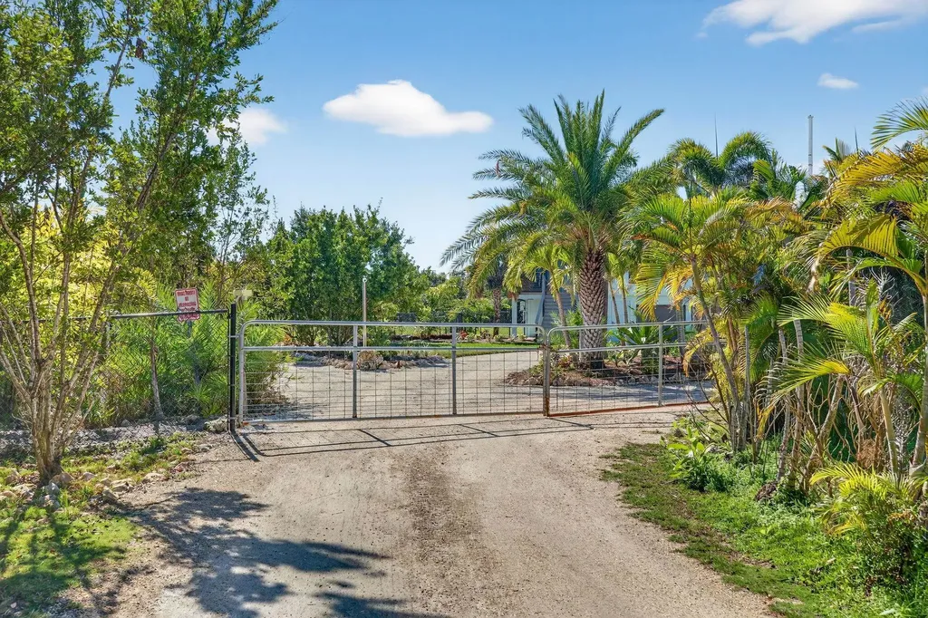 1211 Periwinkle Way Sanibel FL 33957